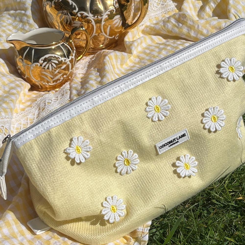 Magic Lifestyle Pouch - Buttercup Bloom