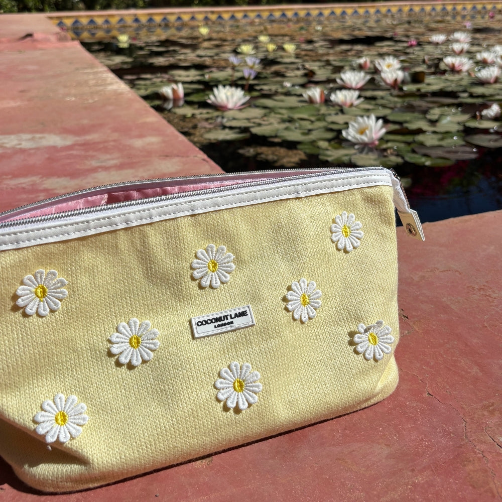 Magic Lifestyle Pouch - Buttercup Bloom