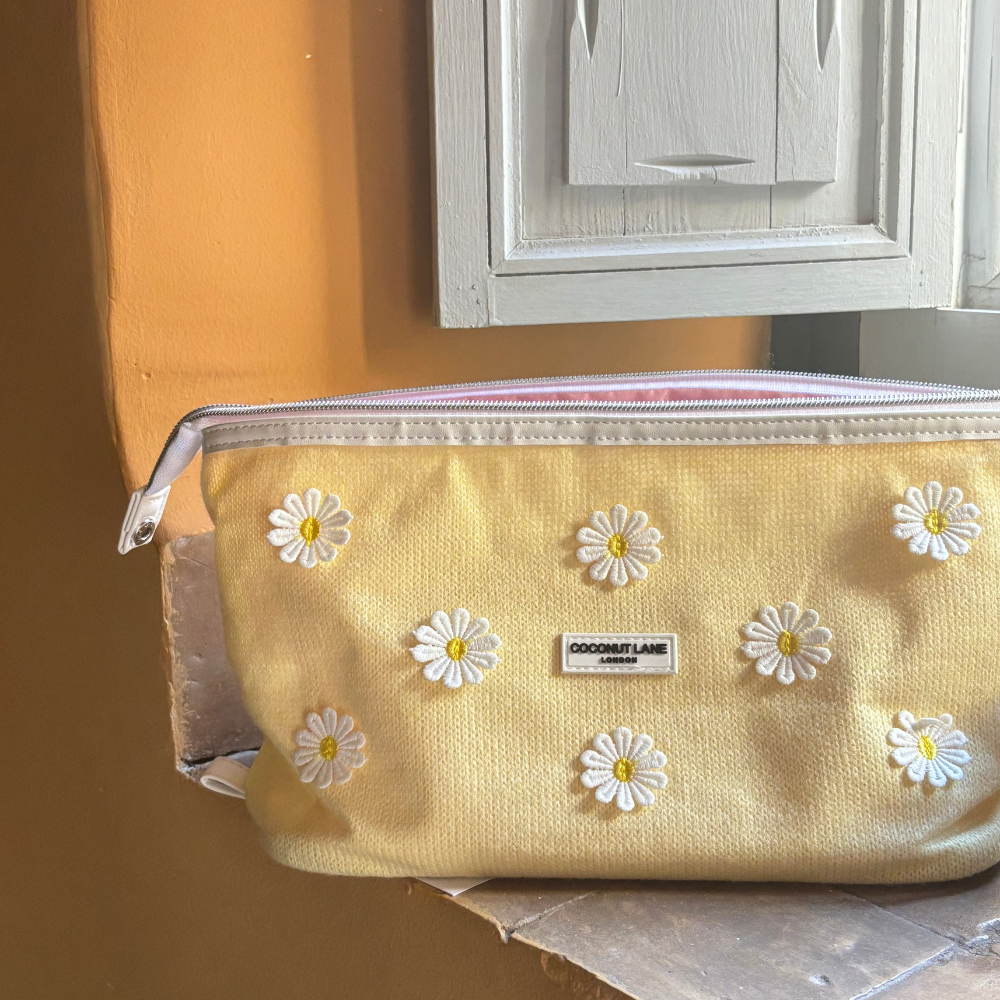 Magic Lifestyle Pouch - Buttercup Bloom