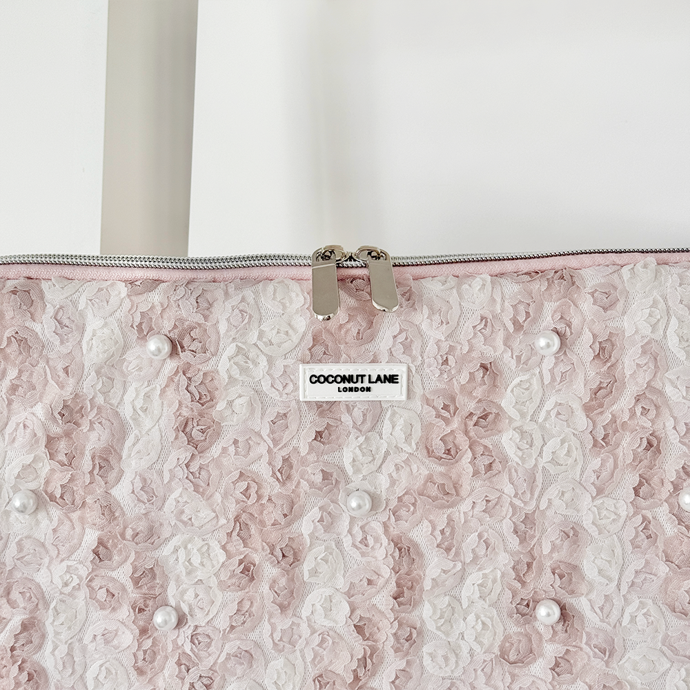 Pearls in Bloom Laptop Sleeve