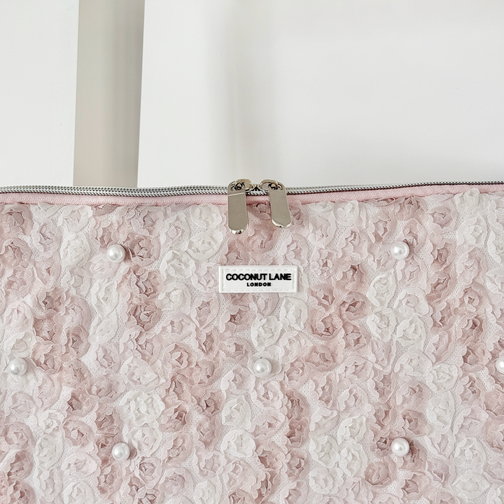 Pearls in Bloom Laptop Sleeve