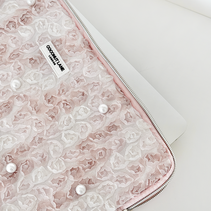 Pearls in Bloom Laptop Sleeve