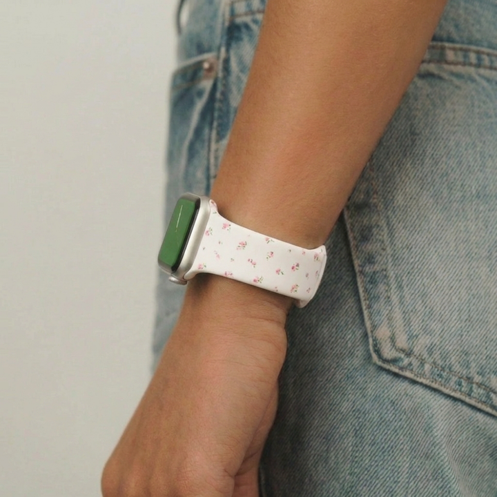 Ditsy Floral White Apple Watch Strap