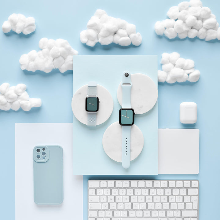 Light-Blue-Silicone-and-Magnetic-Chain-Apple-Watch-Strap-Set